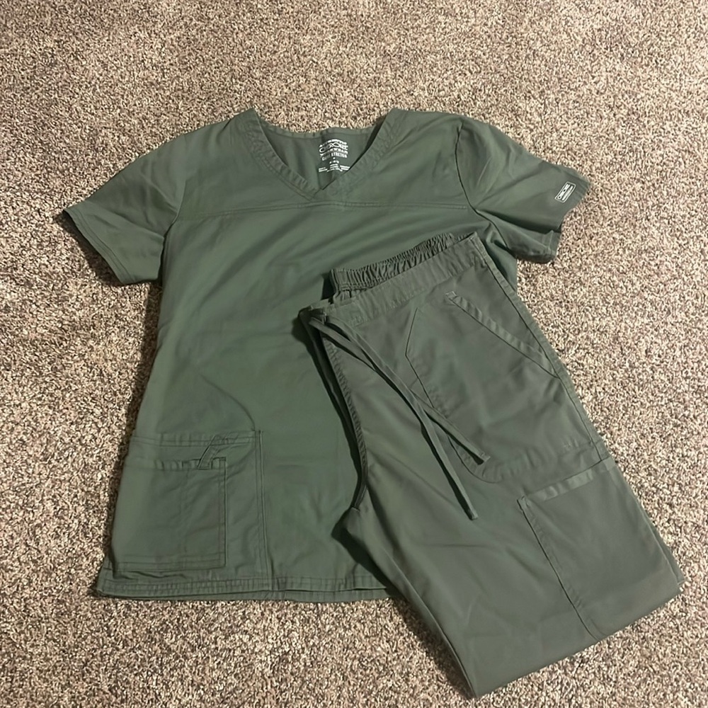Cherokee scrub set!